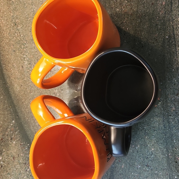 Rae Dunn Bundle of 3 Coffee Mugs Halloween 2022 New Release "NEW" - Picture 3 of 4